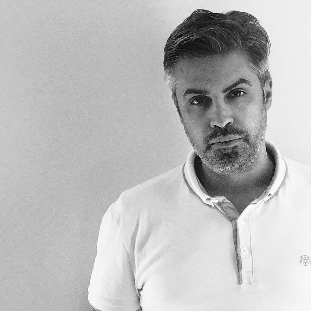 رضا مفاخر مینیمالیسم و آوانگارد در طراحی داخلی 