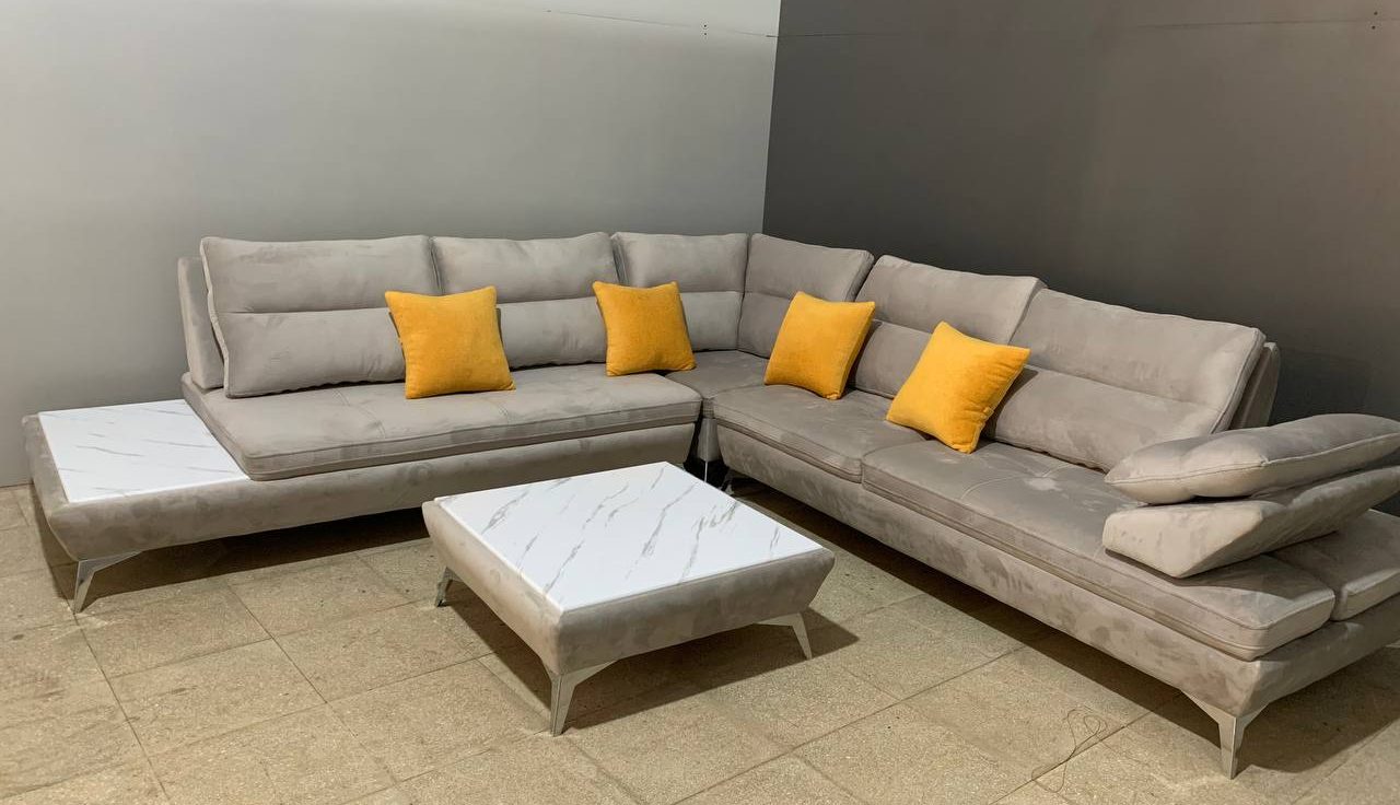 رنگ کوسن برای مبل طوسی